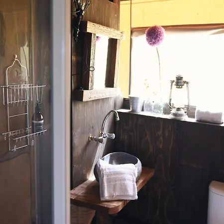 Luxury tent Near The Sea