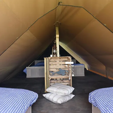 With A Little Extra Luxury Lüks kamp alanı